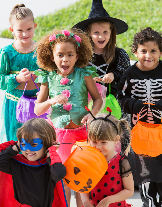 10 Easy and Inexpensive Halloween Costumes - Omni Military Loans®